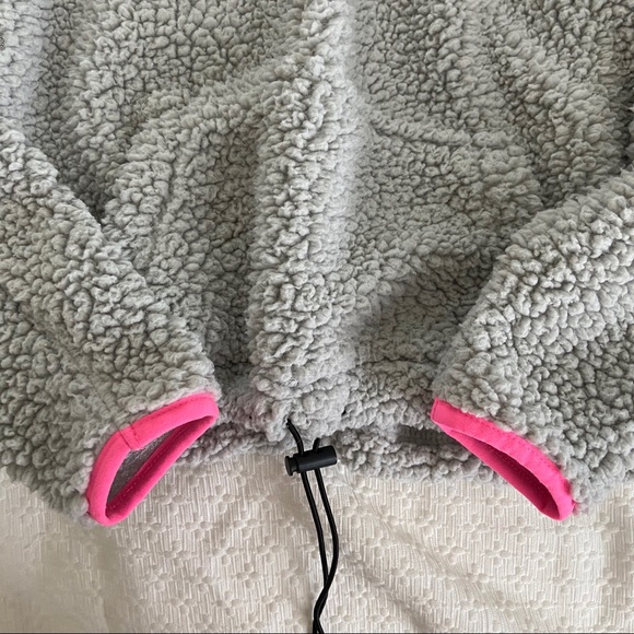 Fuzzy gray half-zip - Picture 4 of 4